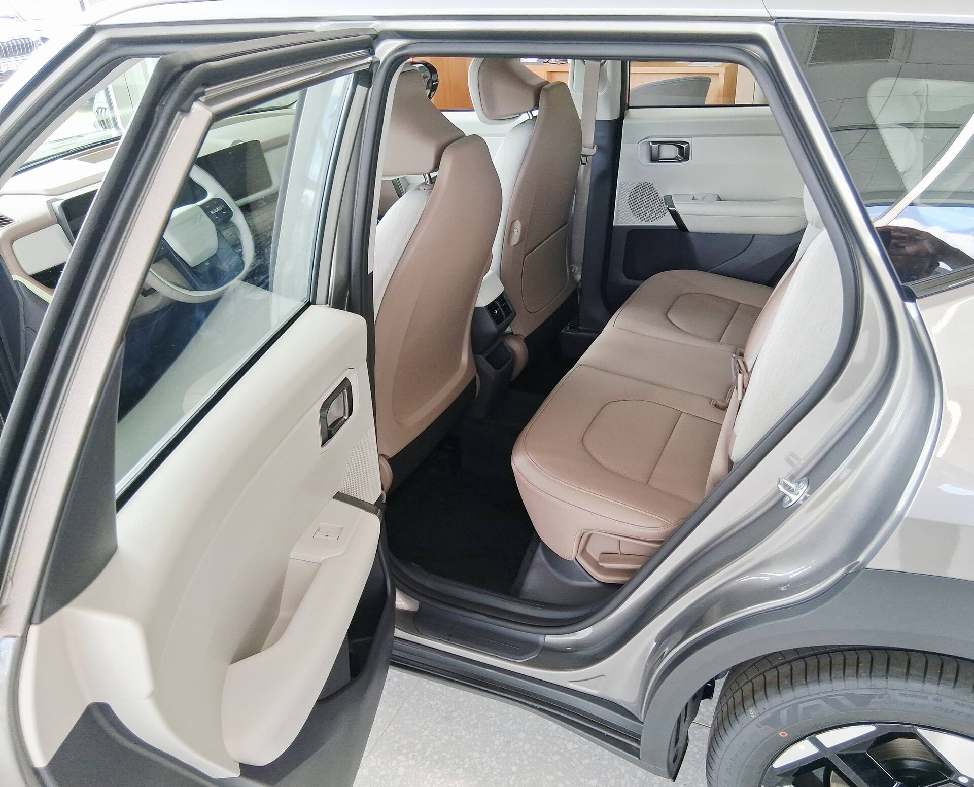 product-gallery-image
