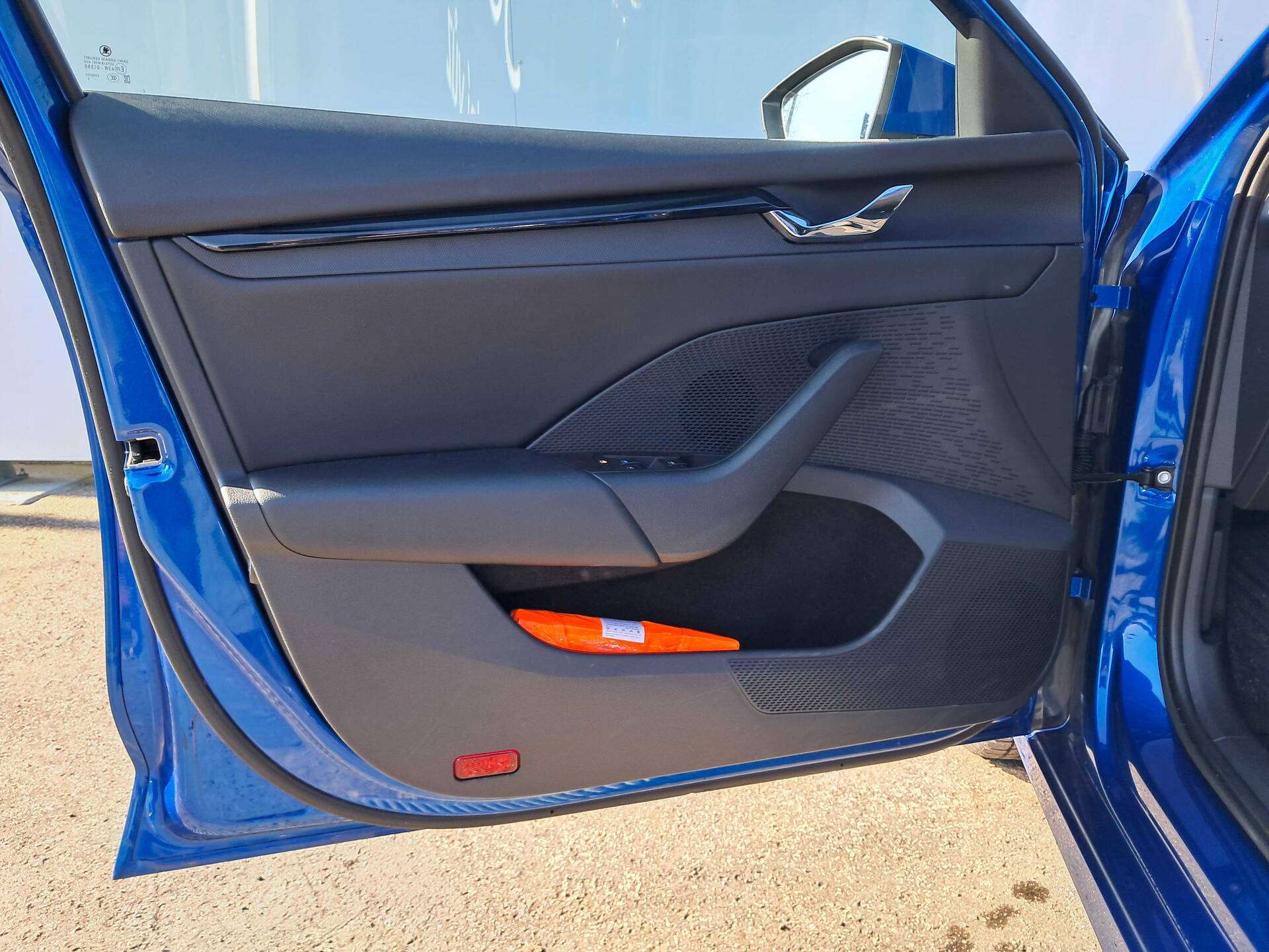 product-gallery-image