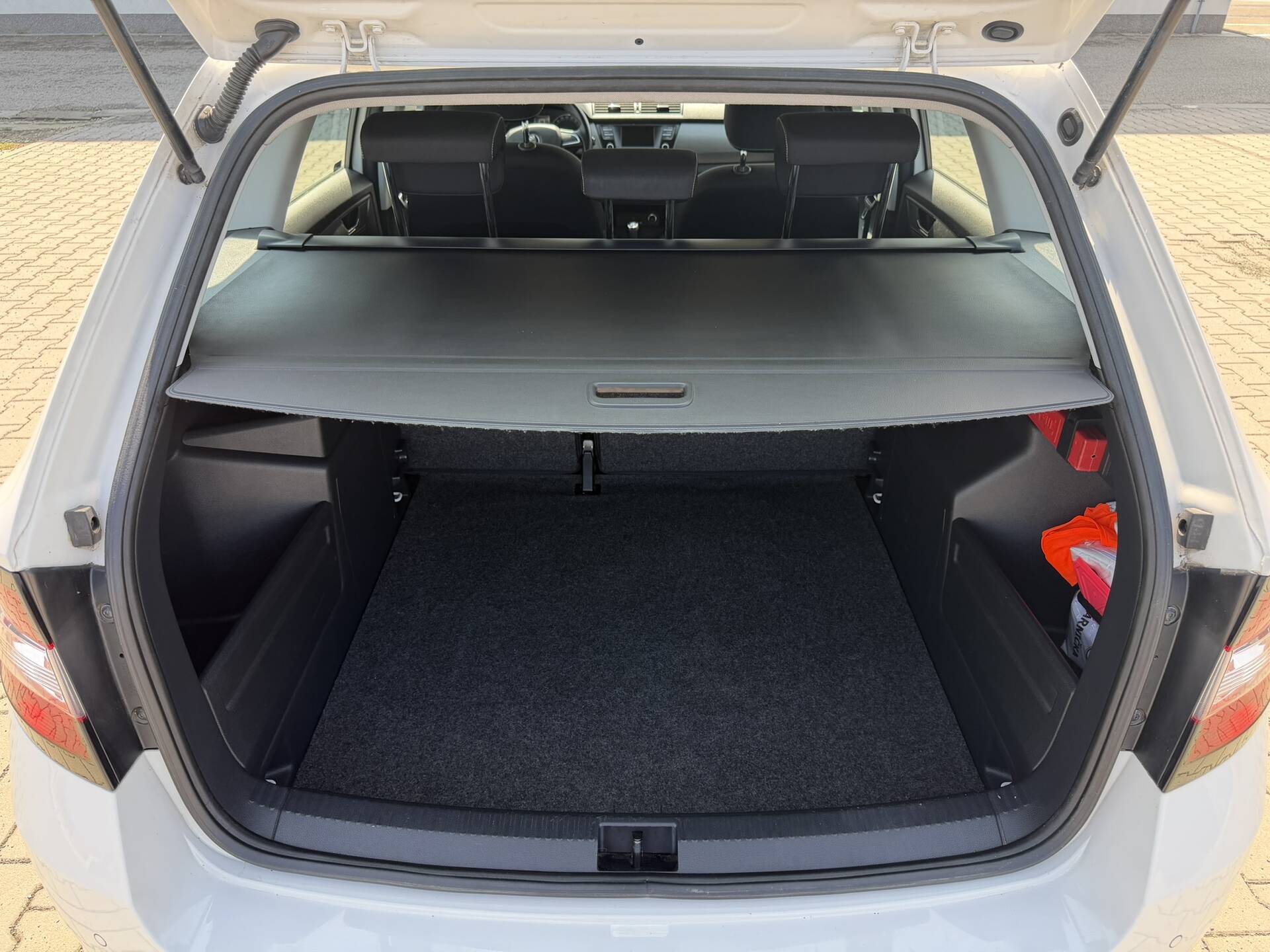 product-gallery-image