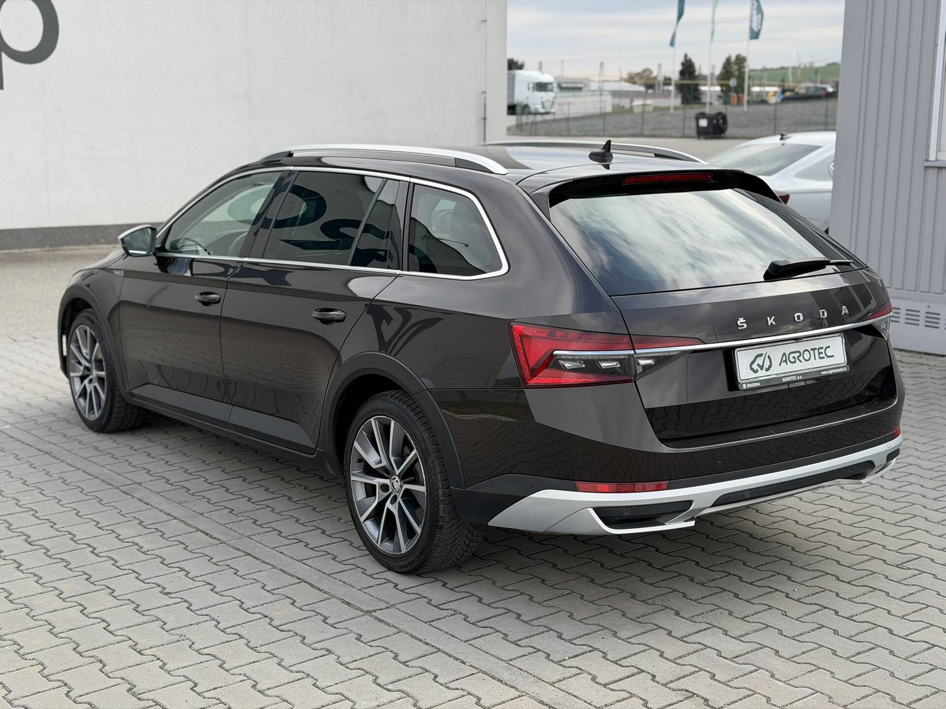 Skoda Superb 2.0 TDI 147kW Scout Combi 4x4 DSG