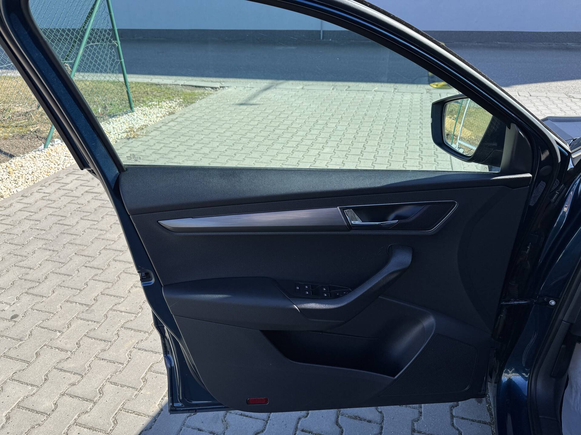 product-gallery-image