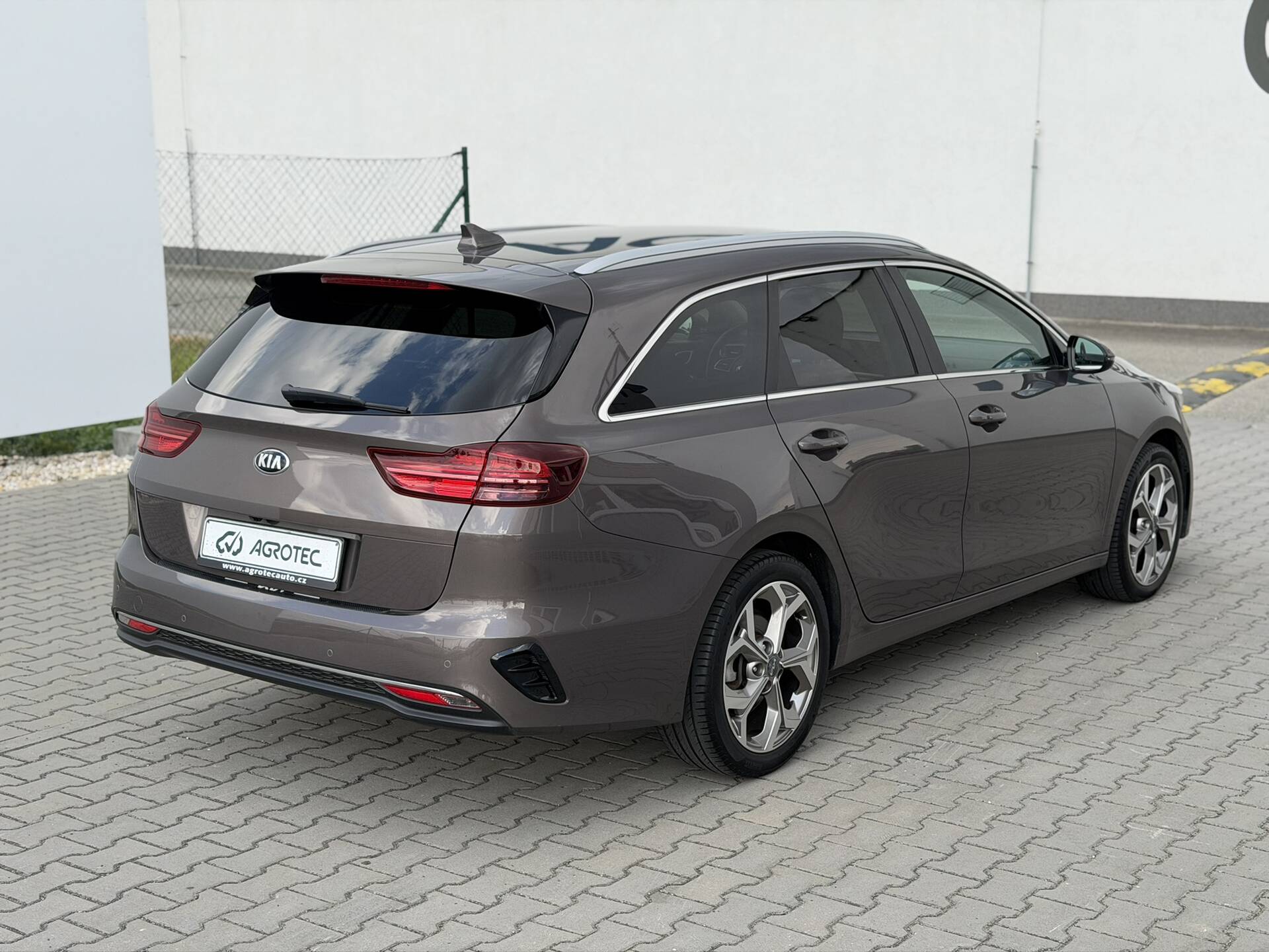 product-gallery-image