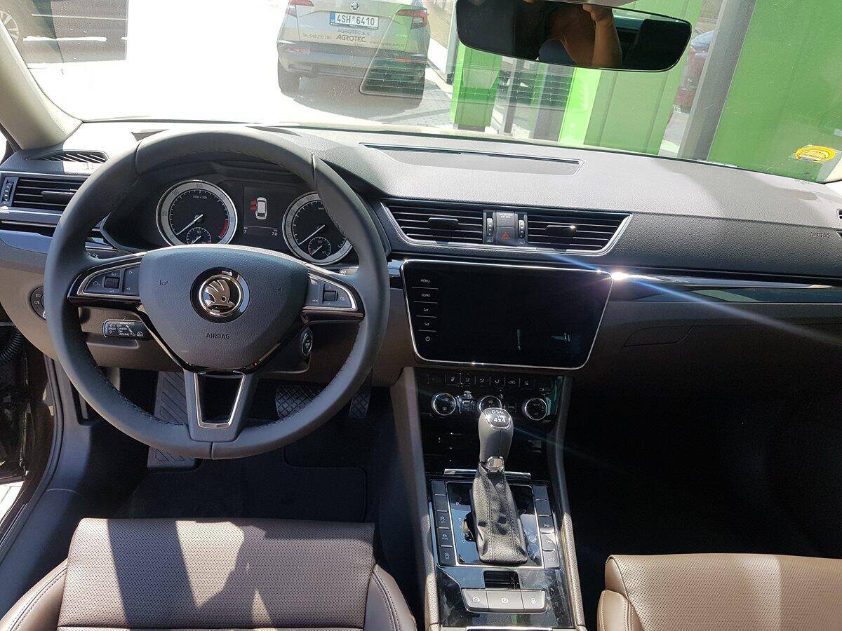 Škoda Superb Combi 2.0 TDI 140 kW L&K