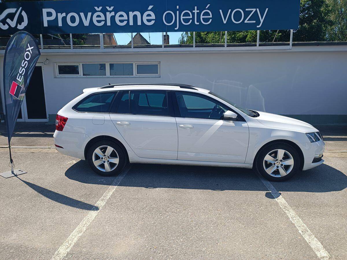 Škoda Octavia 1,6TDi,85kw,ambiente,1M,ČR