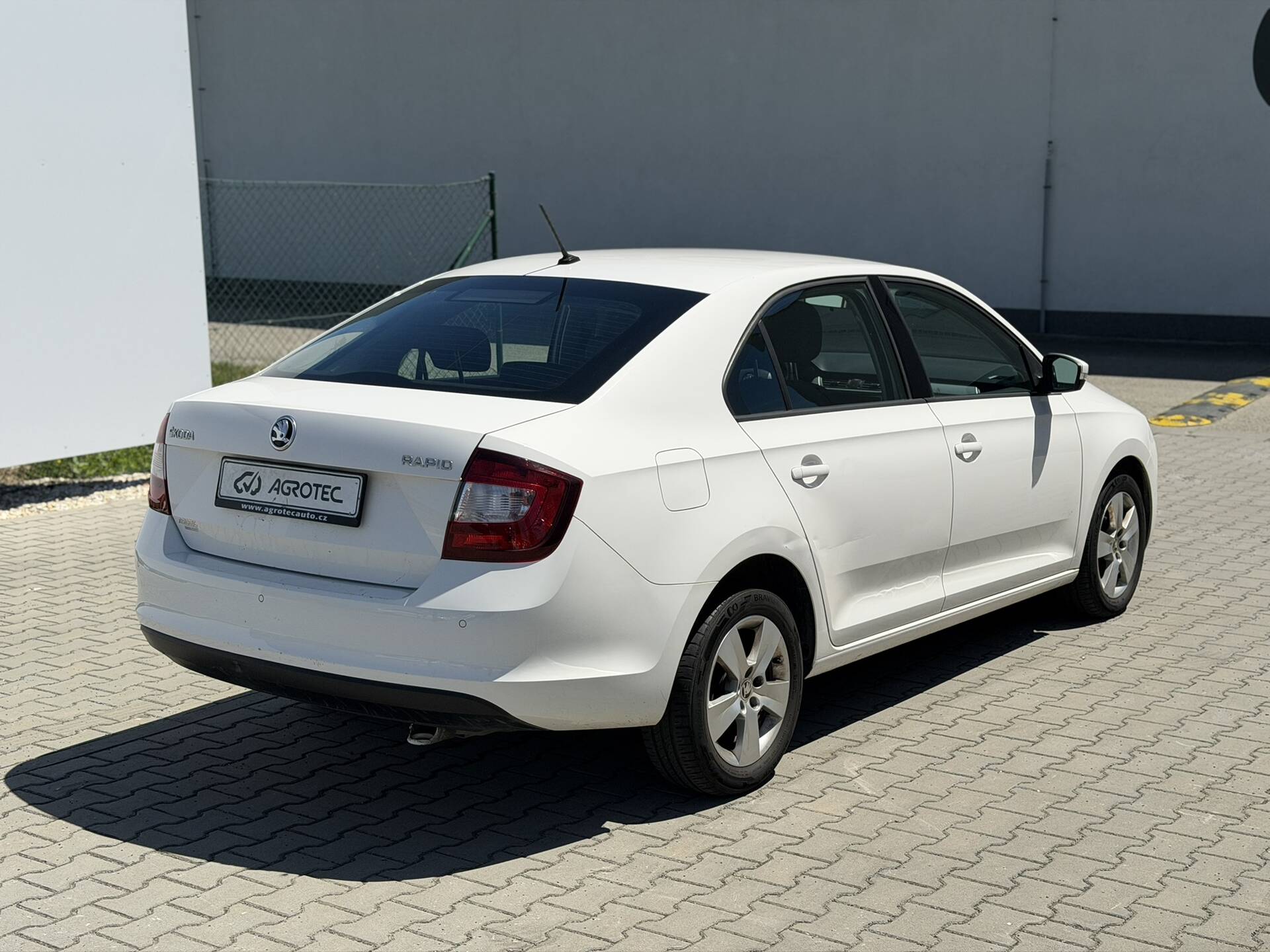 product-gallery-image