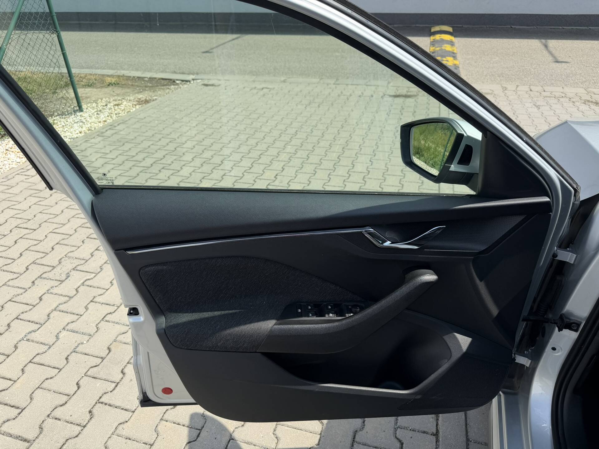 product-gallery-image