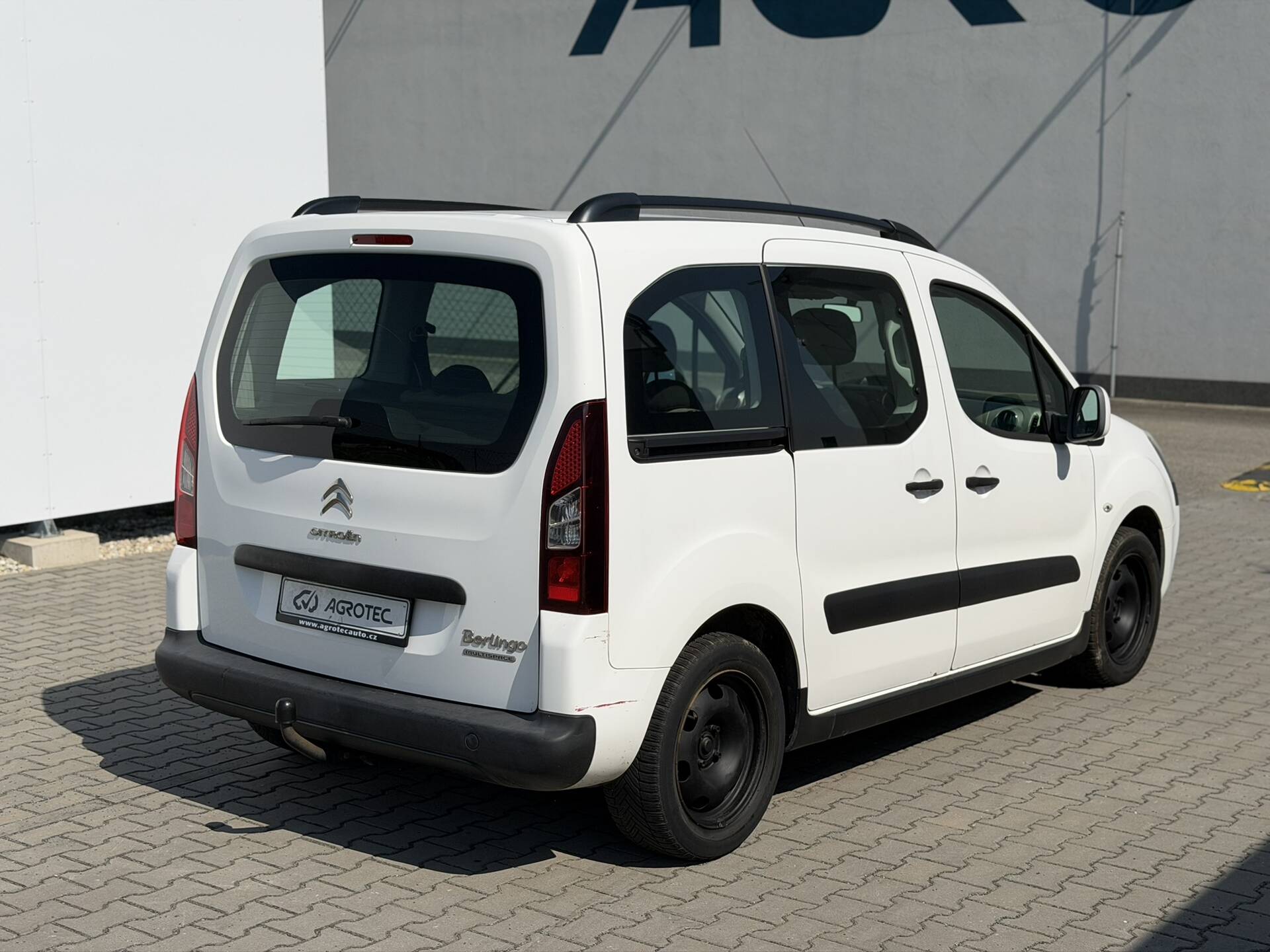 product-gallery-image