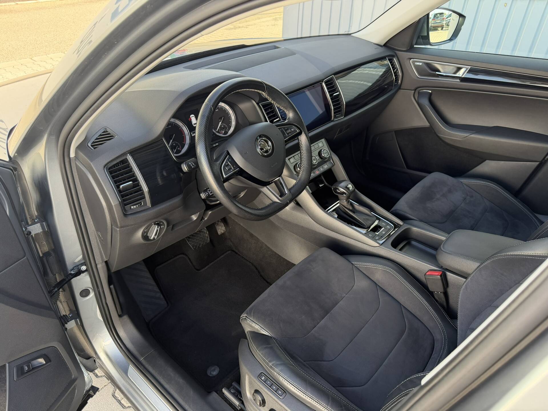 product-gallery-image