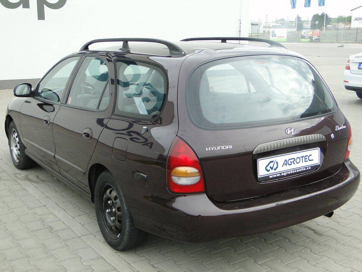 Hyundai Elantra 2.0i 102kW