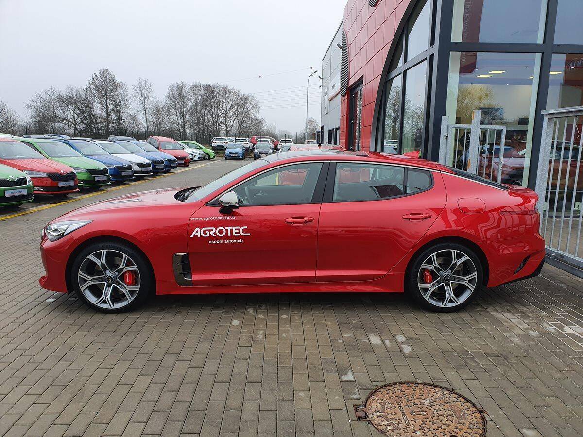 Kia Stinger 3.3 T-GDI 272 kW GT