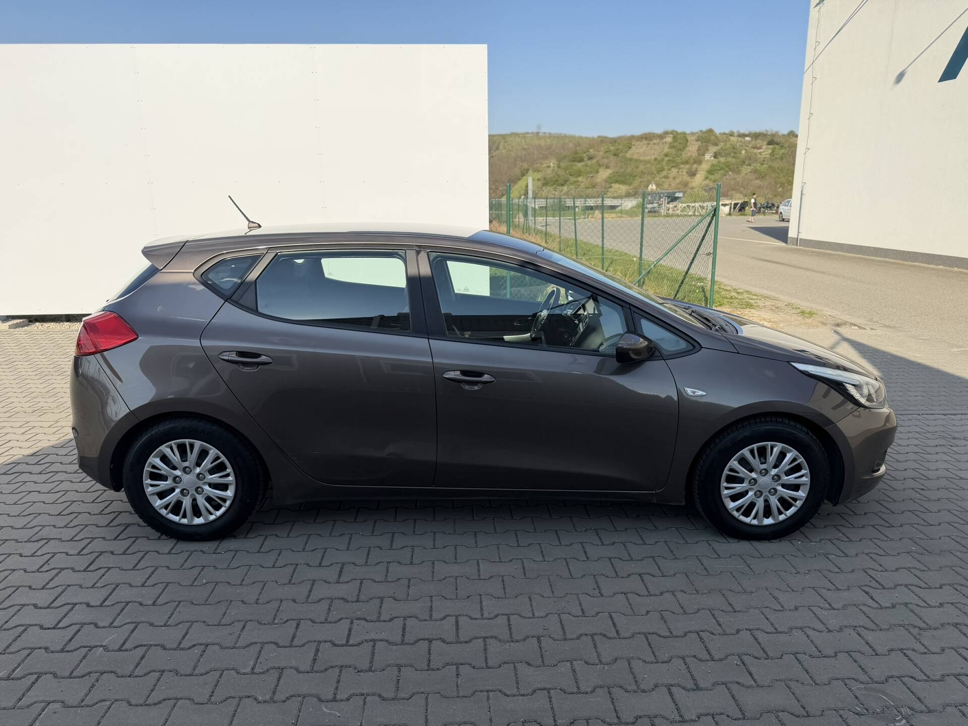 product-gallery-image