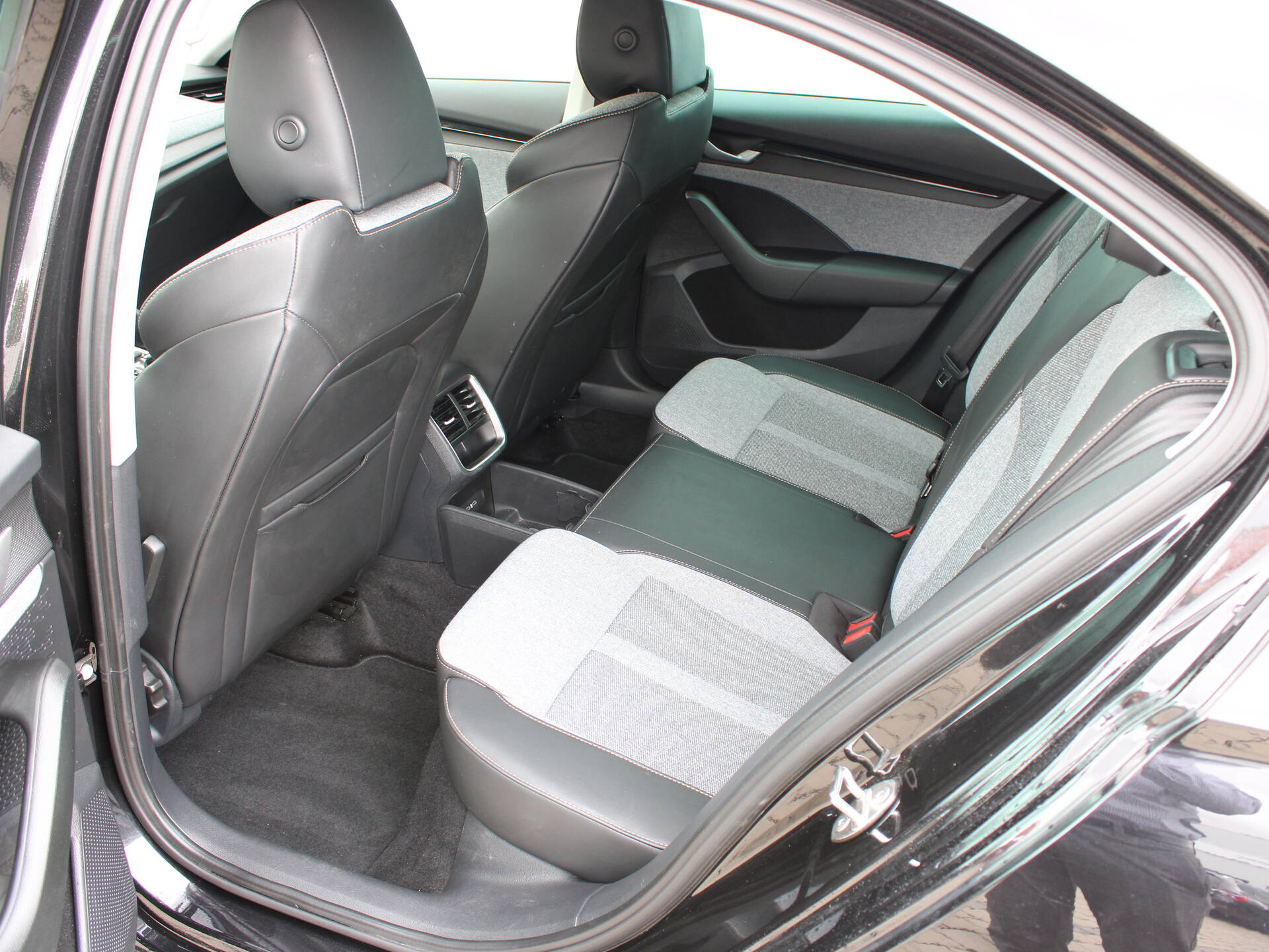 product-gallery-image