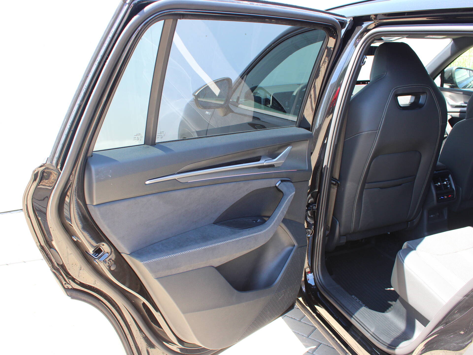 product-gallery-image