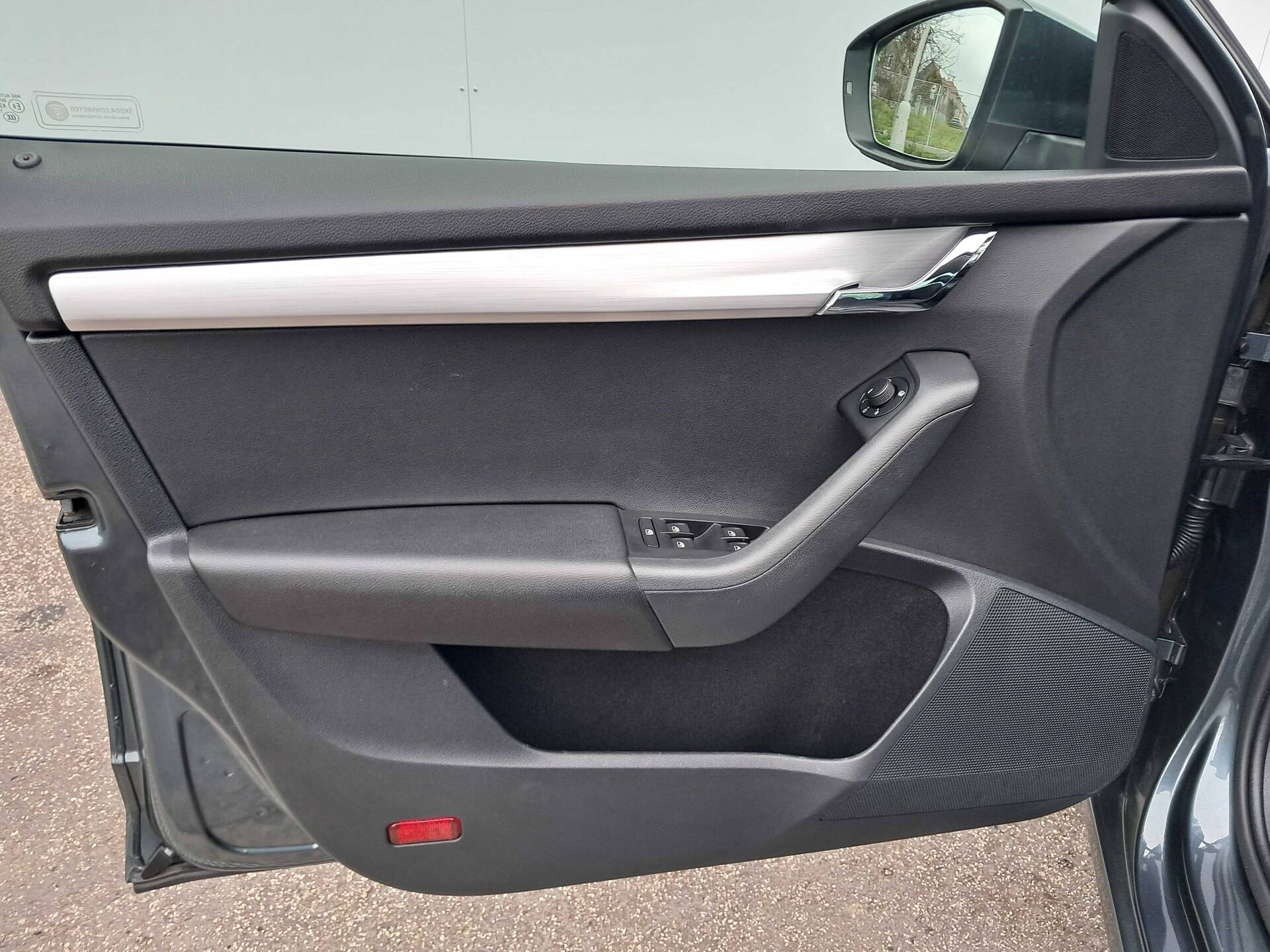 product-gallery-image