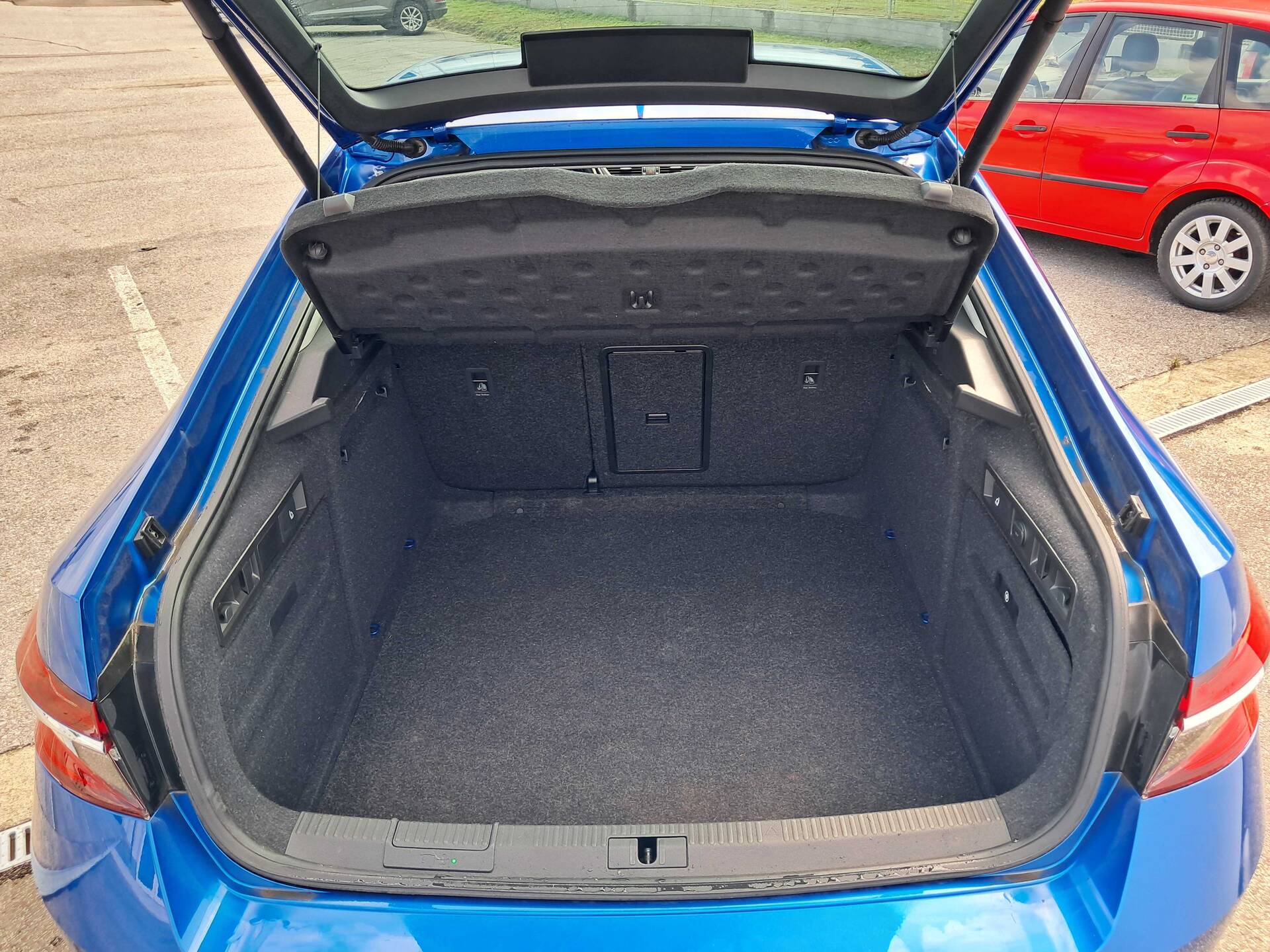 product-gallery-image