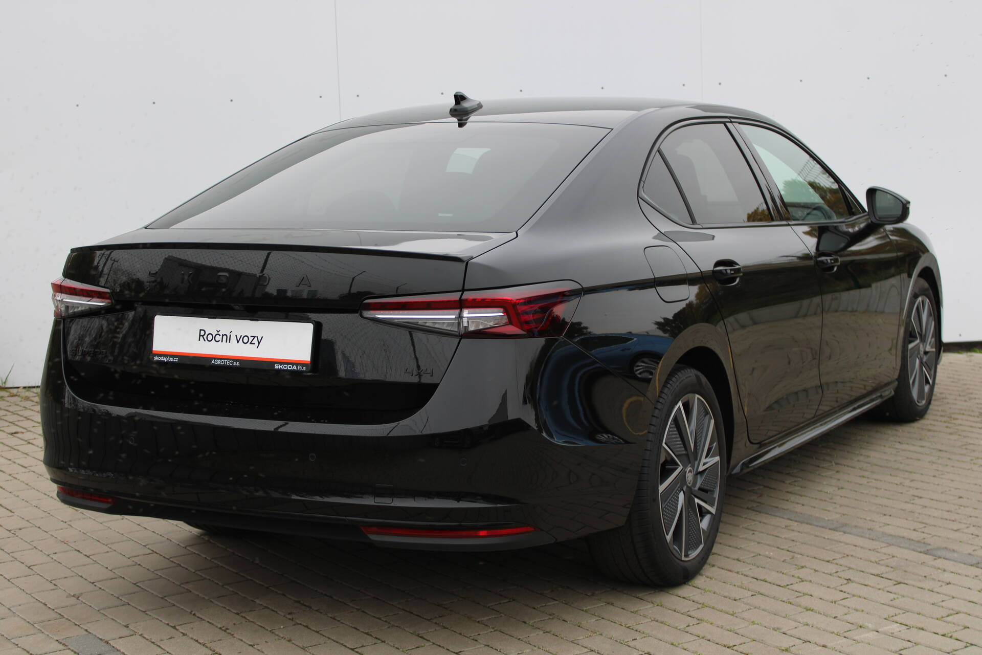 Skoda Superb 2.0 TDI 142kW Sportline 4x4 DSG
