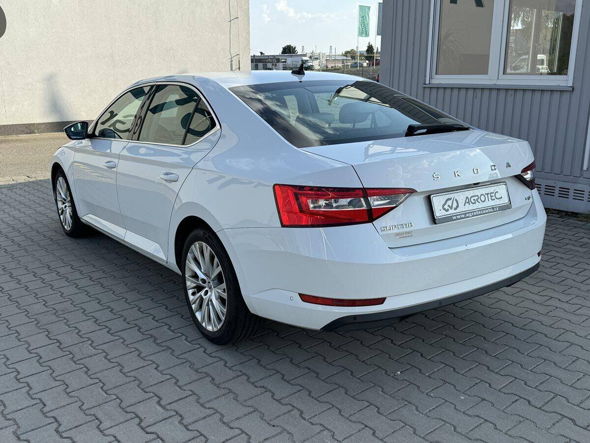Škoda Superb 2.0 TDI 140kW Style 4x4 DSG