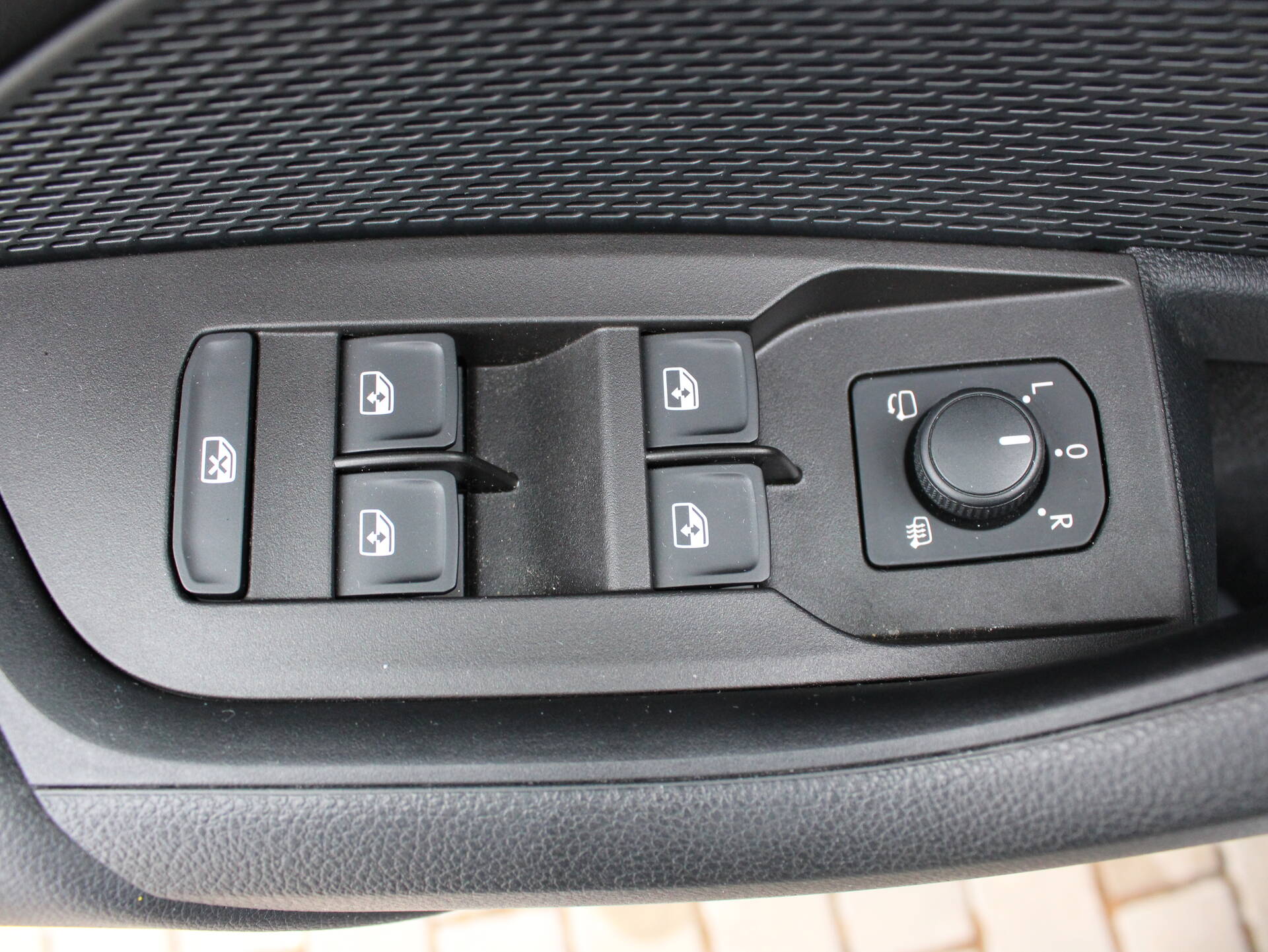 product-gallery-image