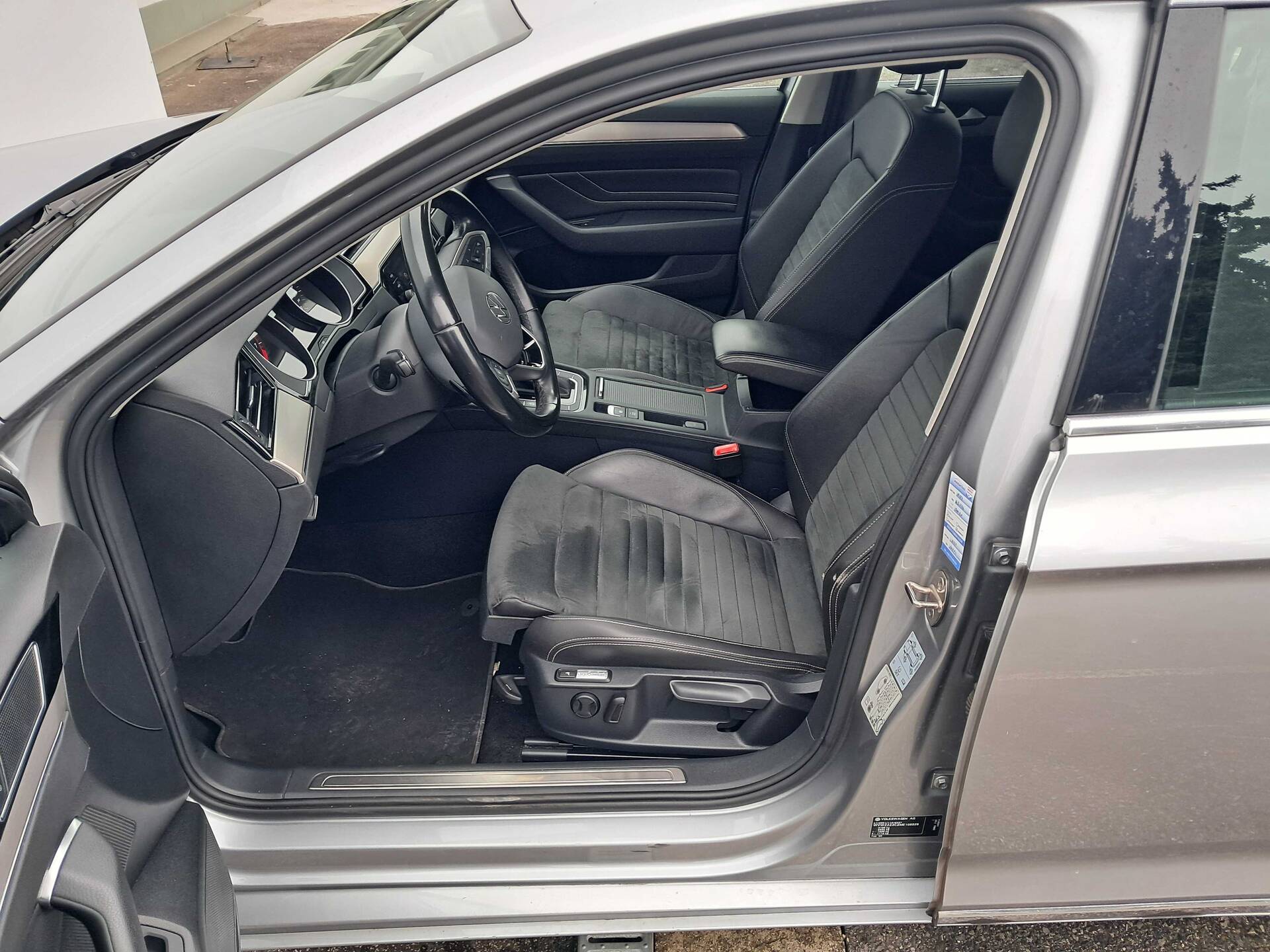 product-gallery-image