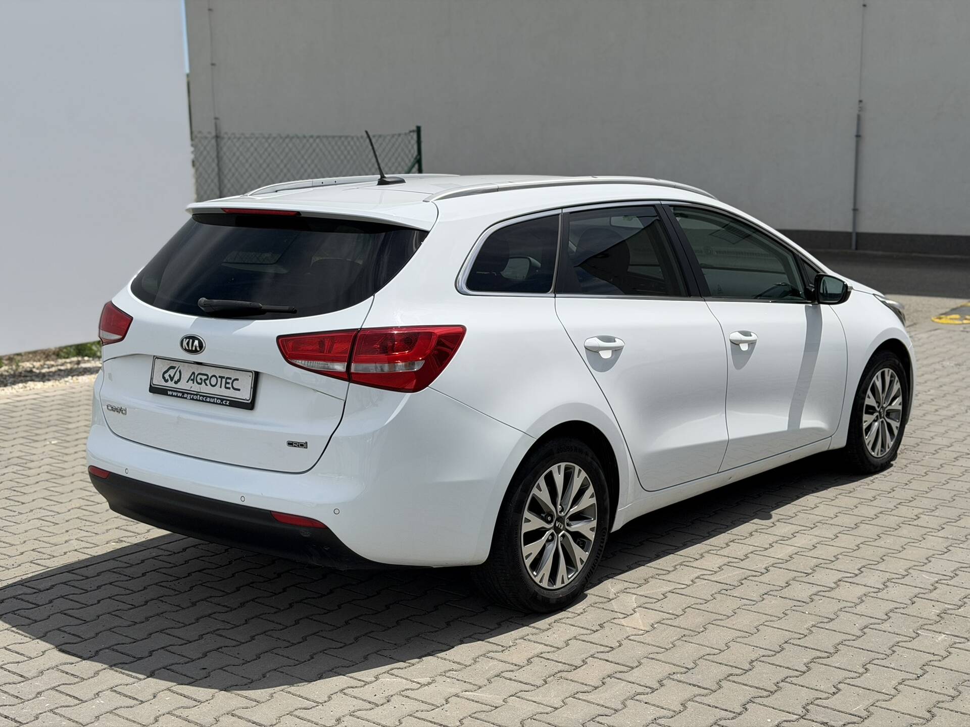 product-gallery-image