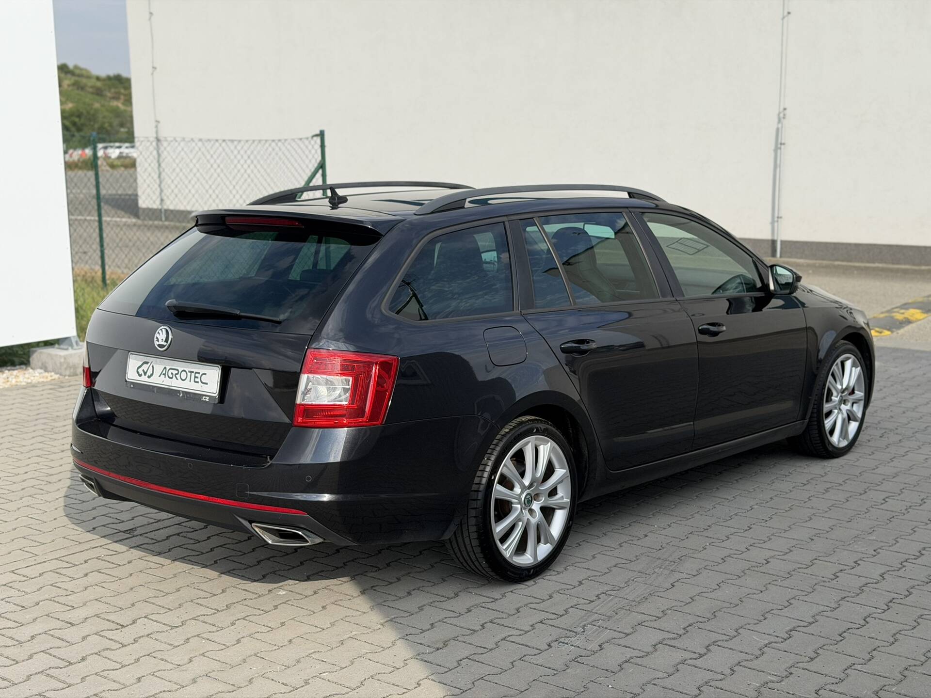product-gallery-image