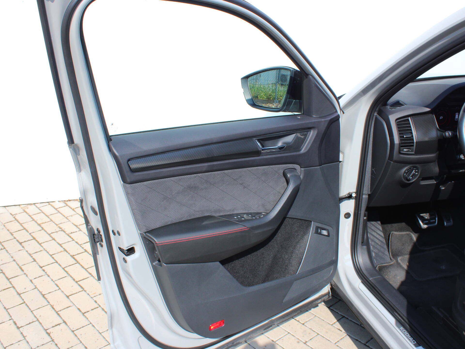 product-gallery-image
