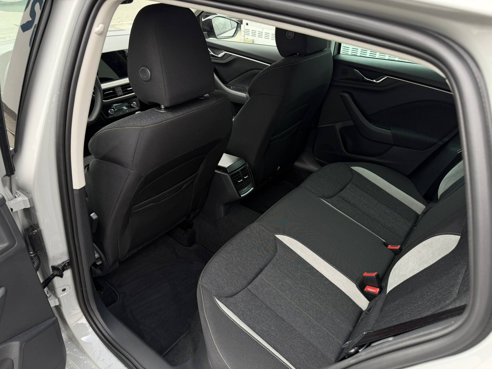 product-gallery-image