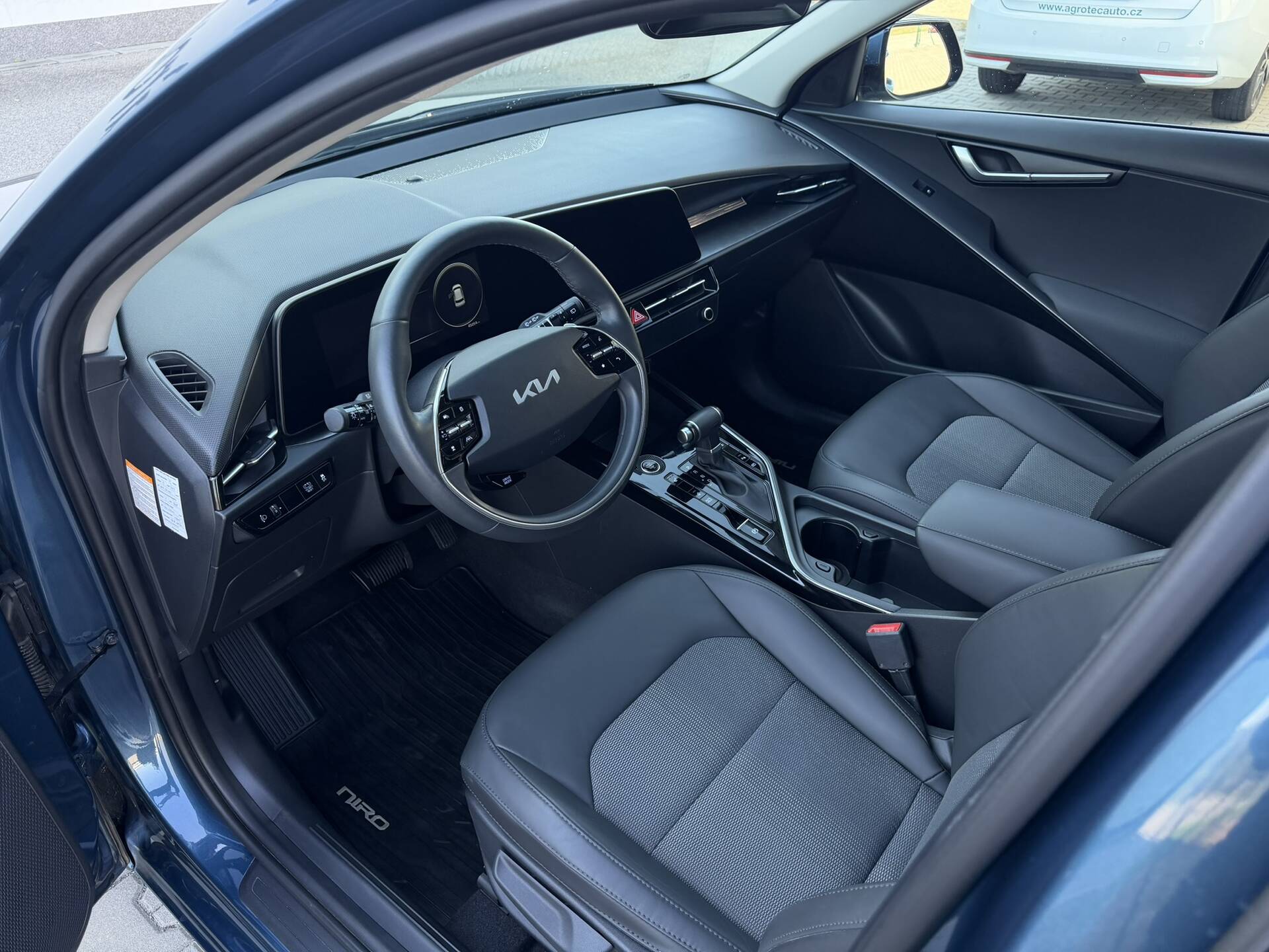 product-gallery-image