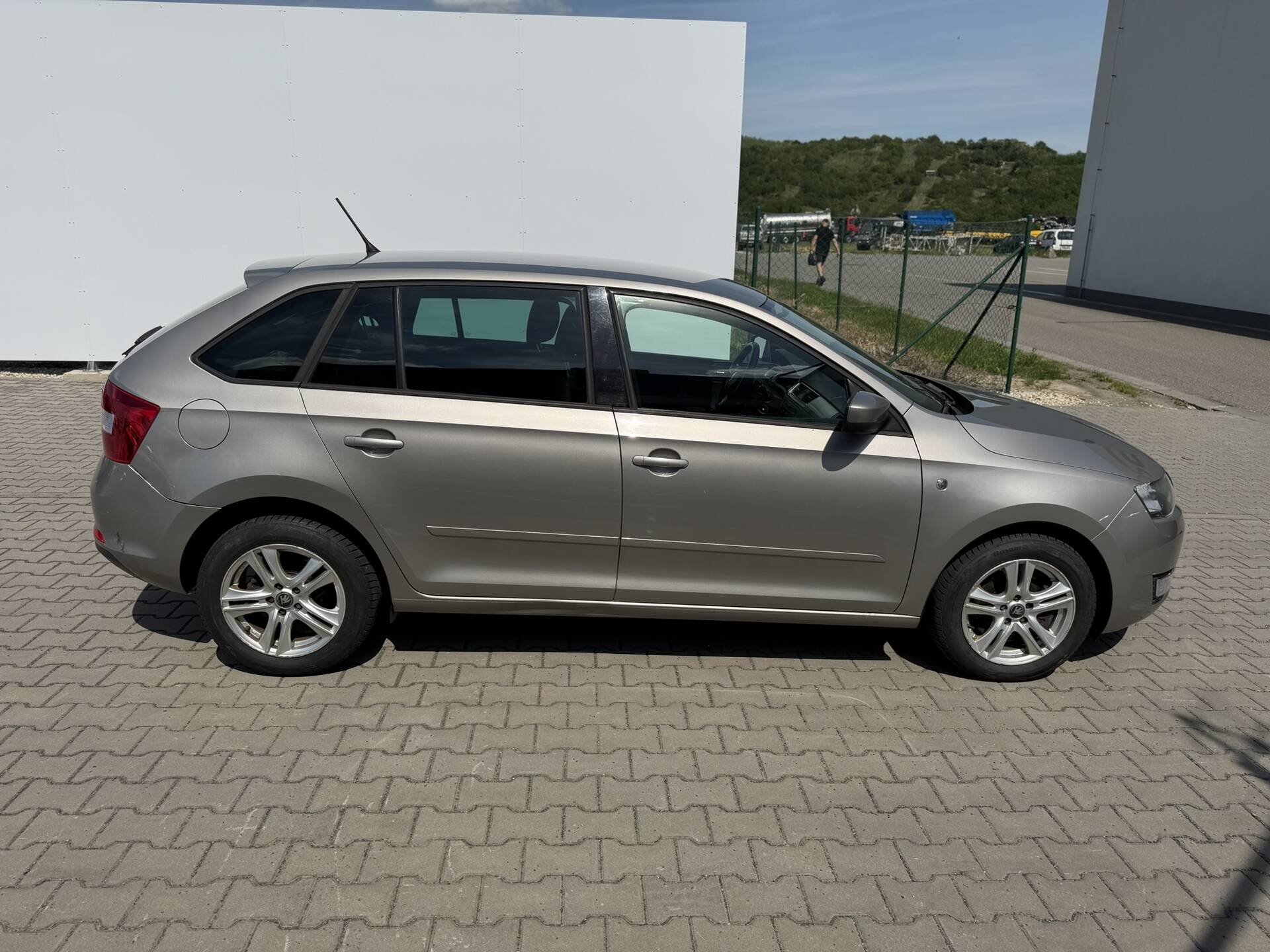 product-gallery-image