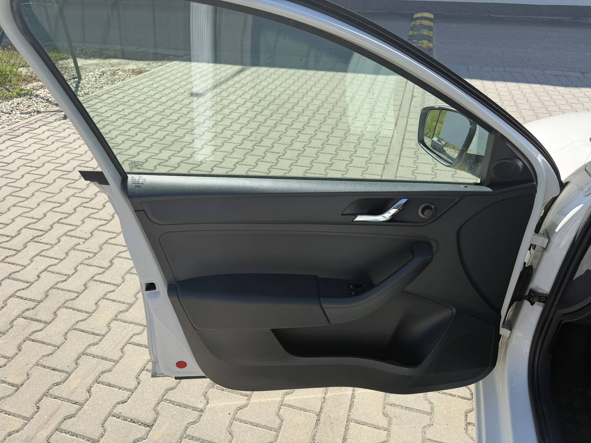 product-gallery-image
