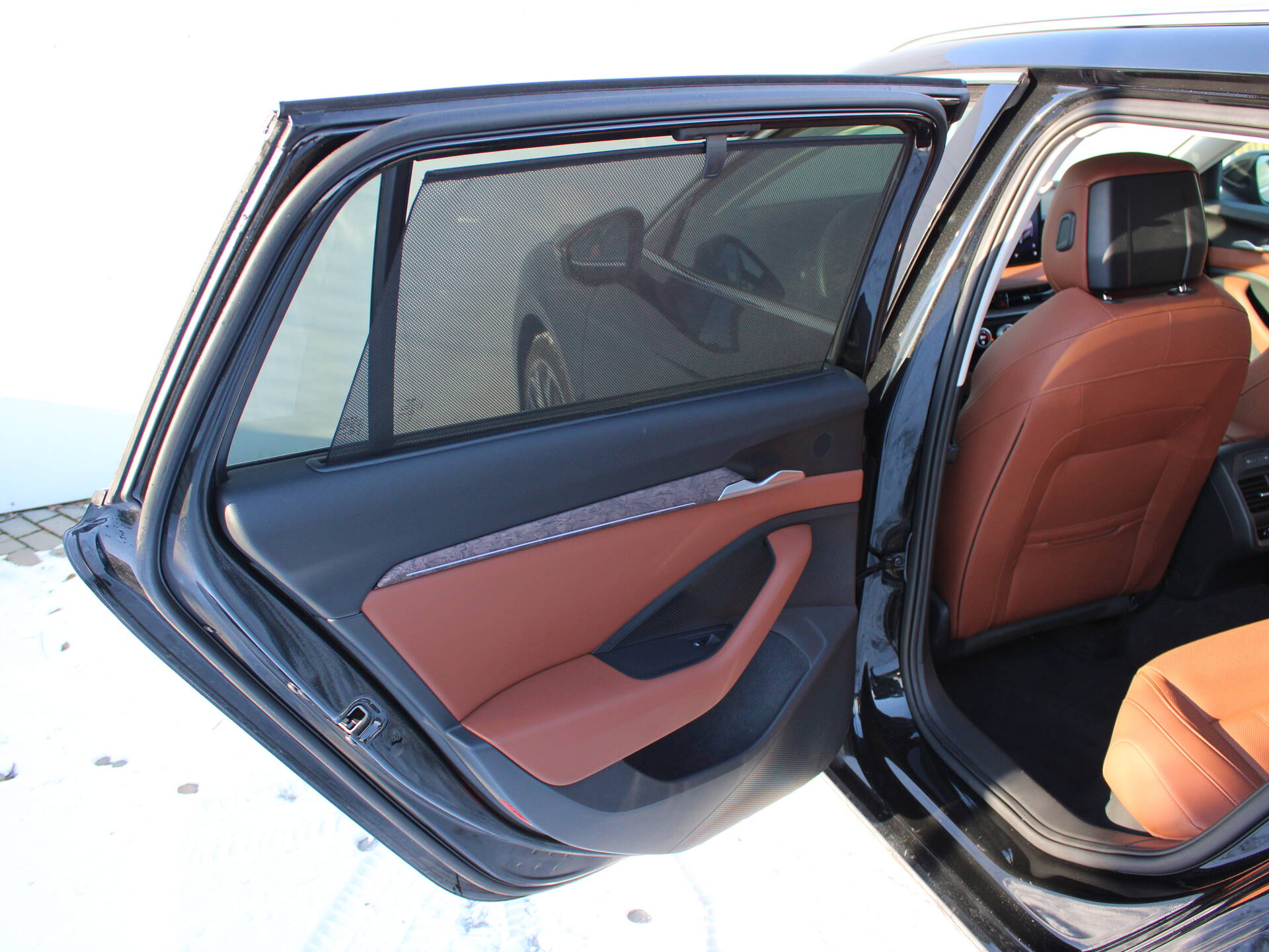 product-gallery-image