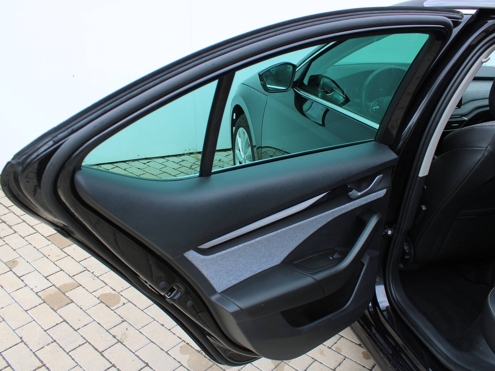 product-gallery-image
