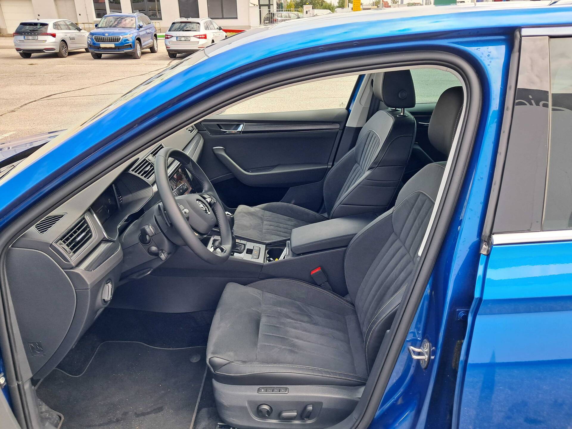 product-gallery-image