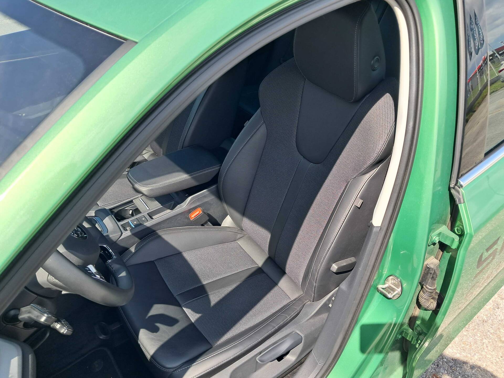 product-gallery-image