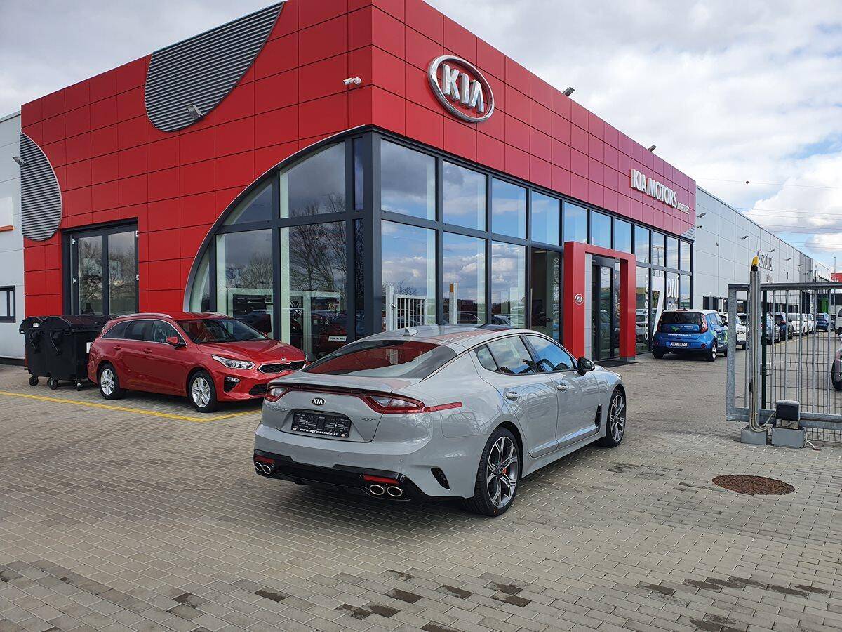 Kia Stinger 3.3 T-GDI 272 kW GT