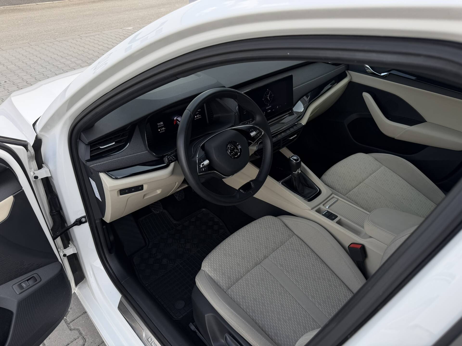 product-gallery-image