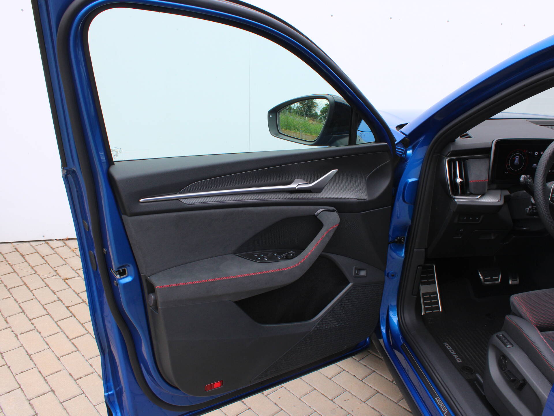 product-gallery-image