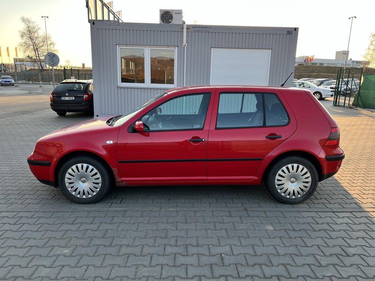 Volkswagen Golf 1.6 77 kW