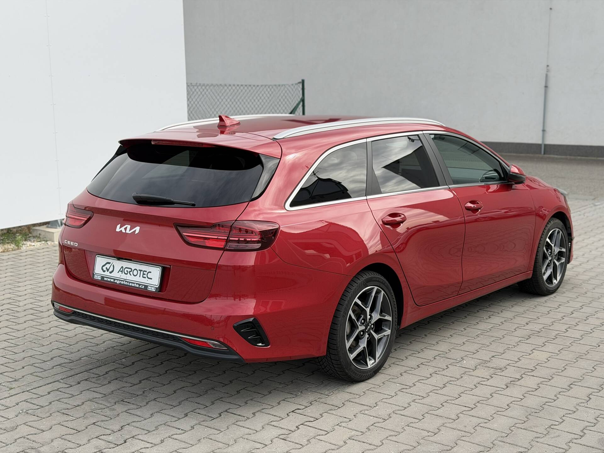 product-gallery-image