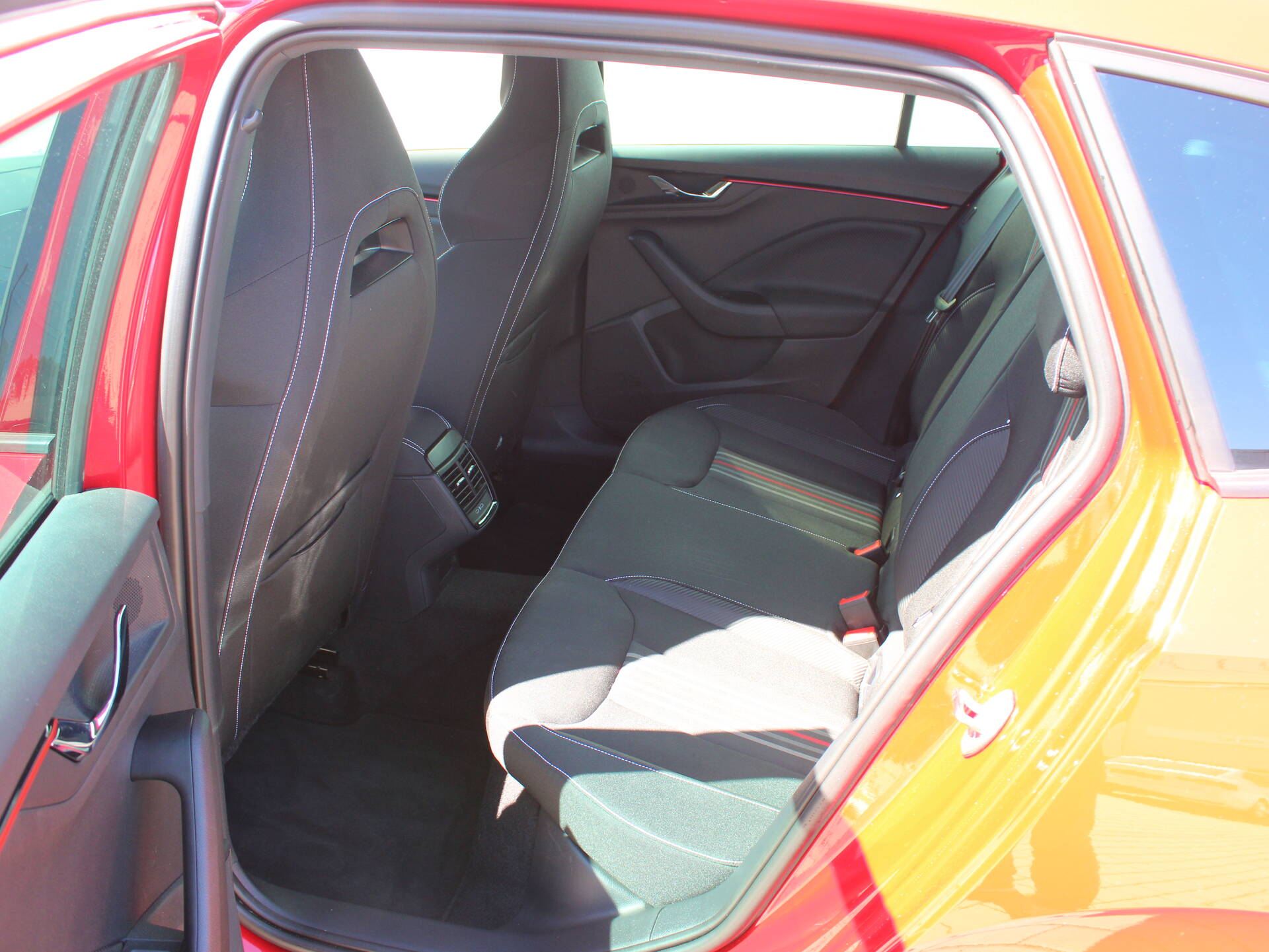 product-gallery-image