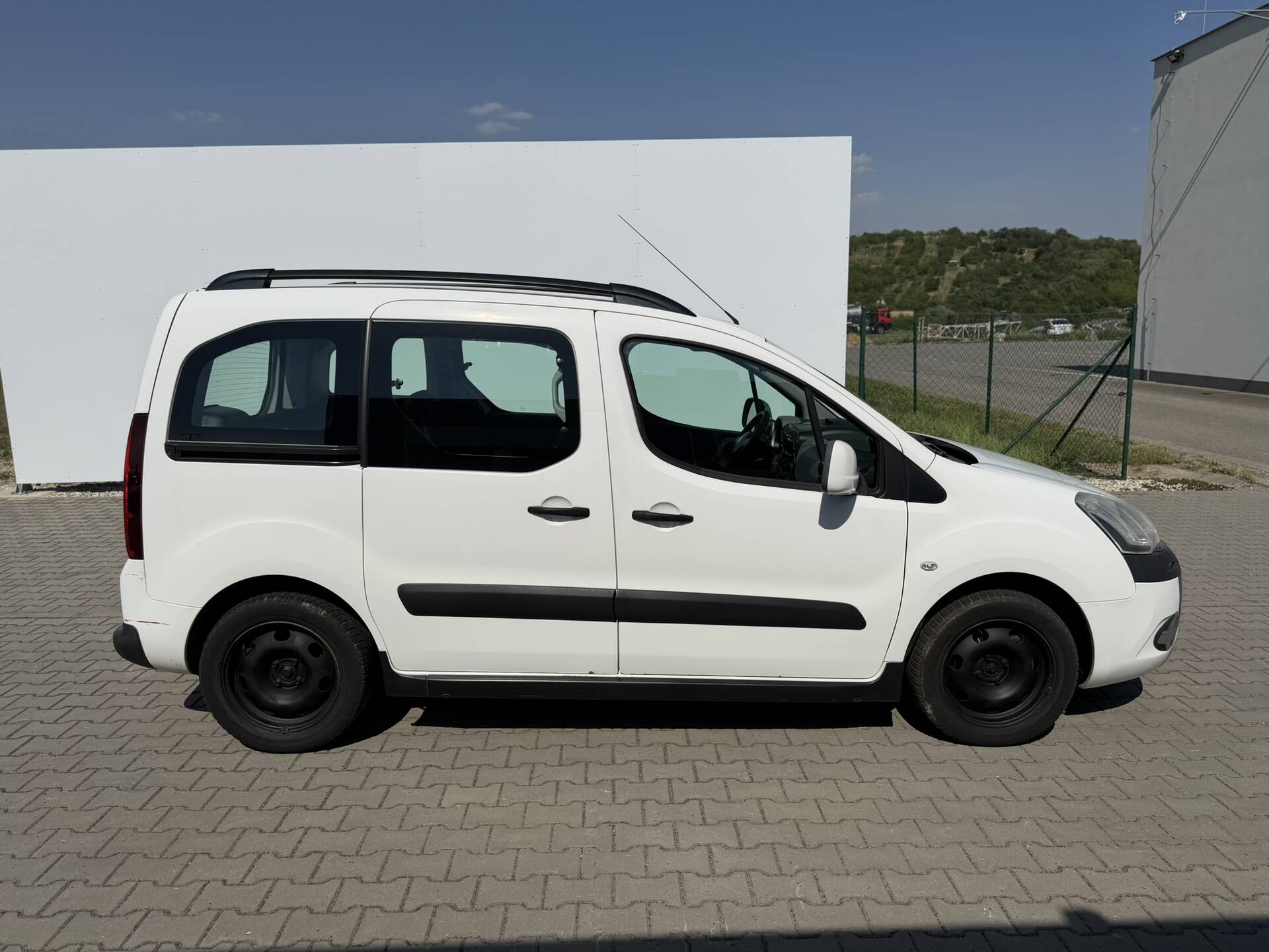 product-gallery-image