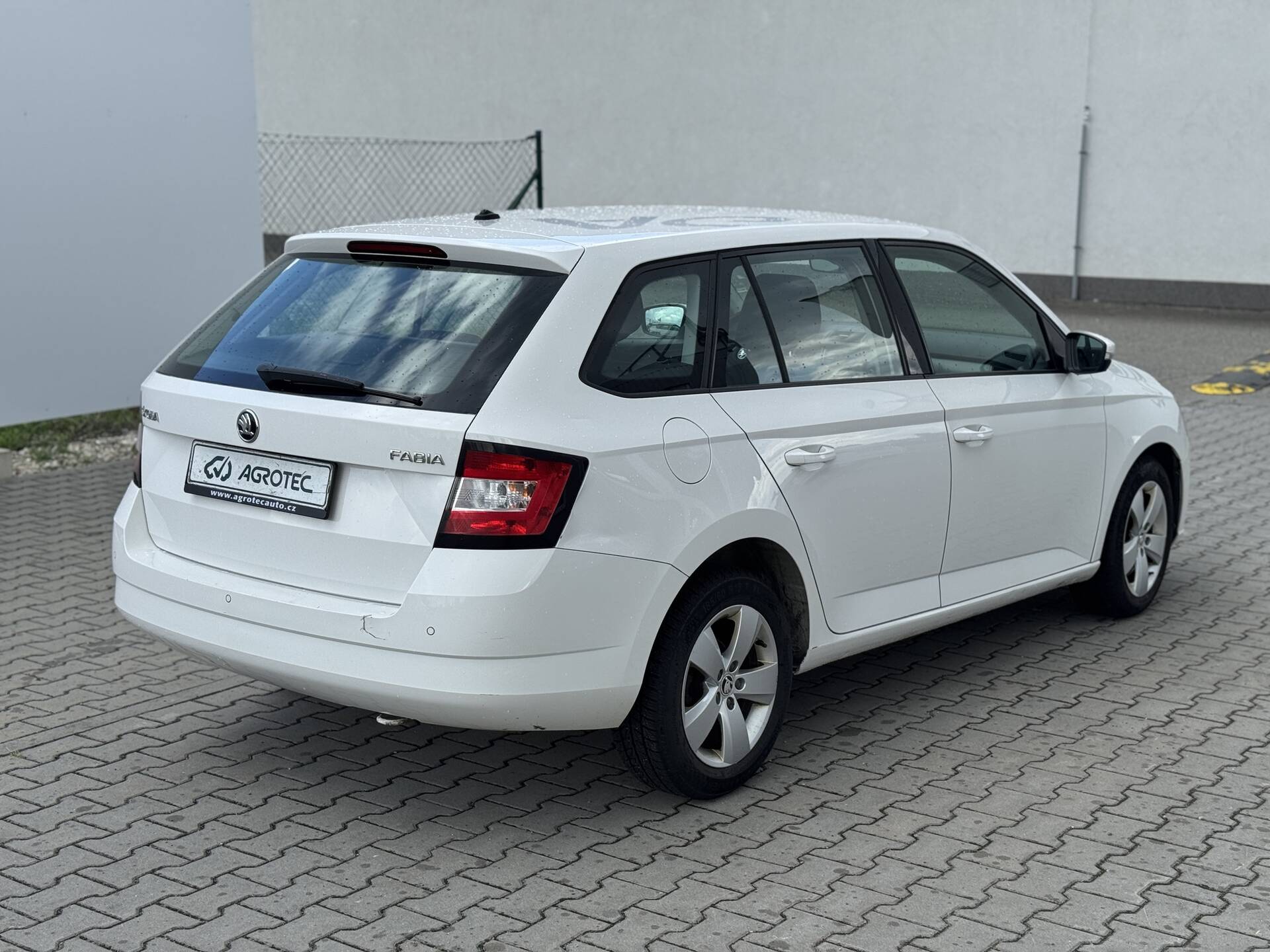 product-gallery-image