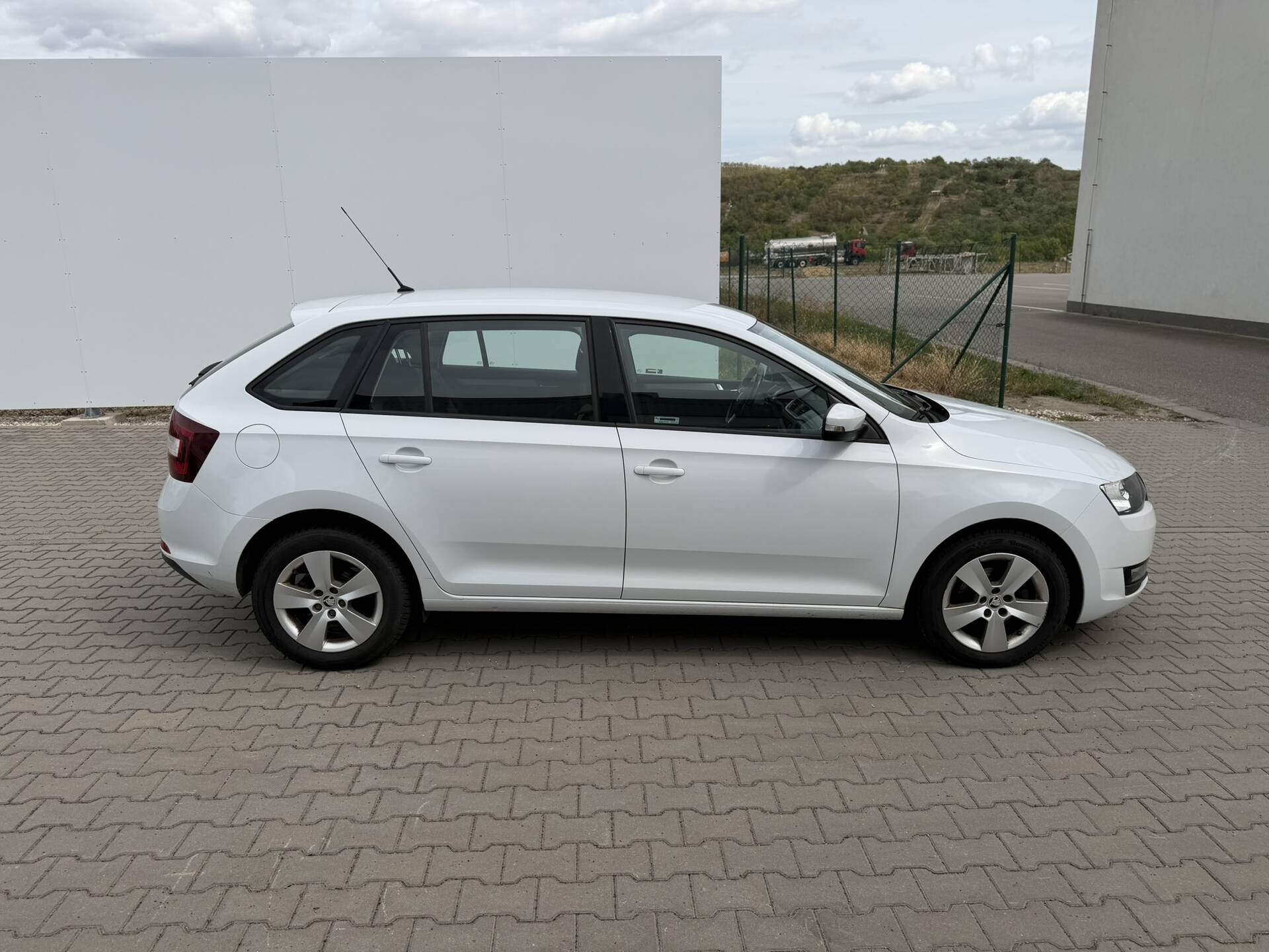 product-gallery-image