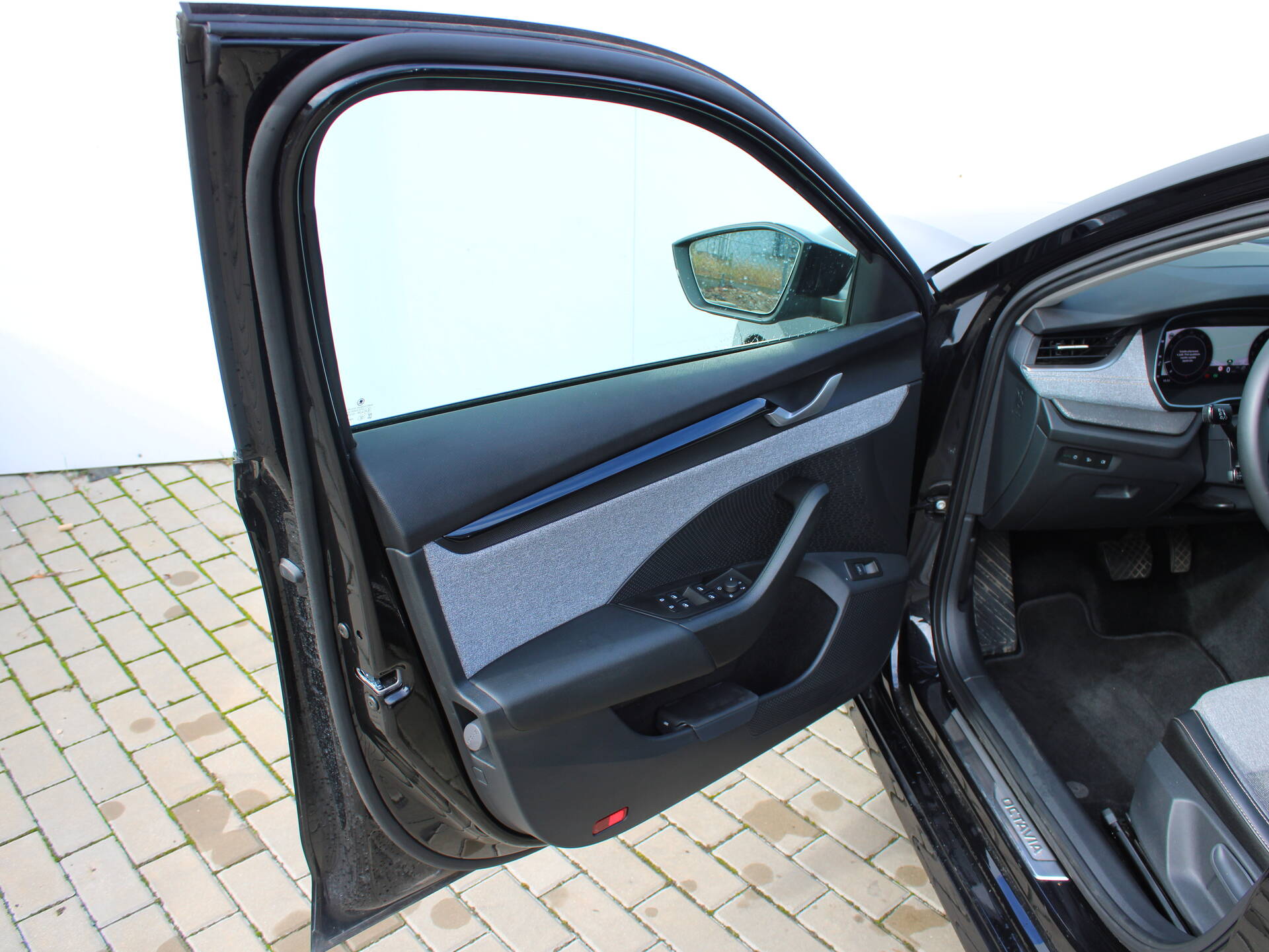 product-gallery-image