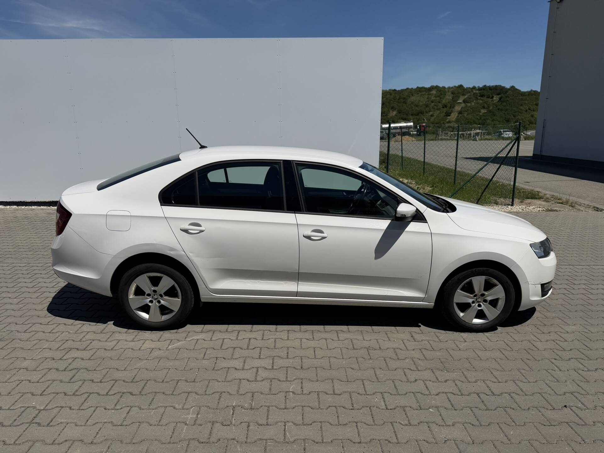 product-gallery-image