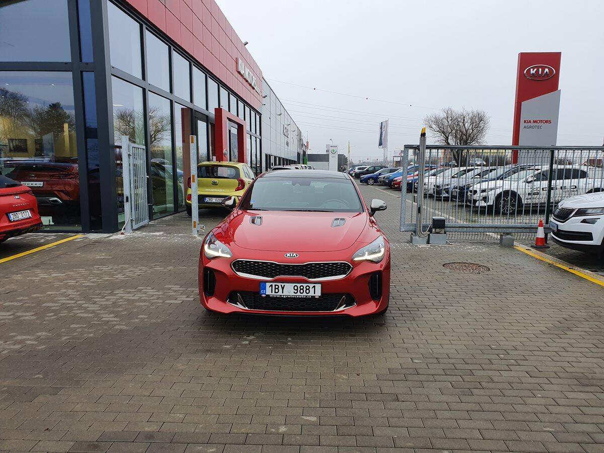 Kia Stinger 3.3 T-GDI 272 kW GT