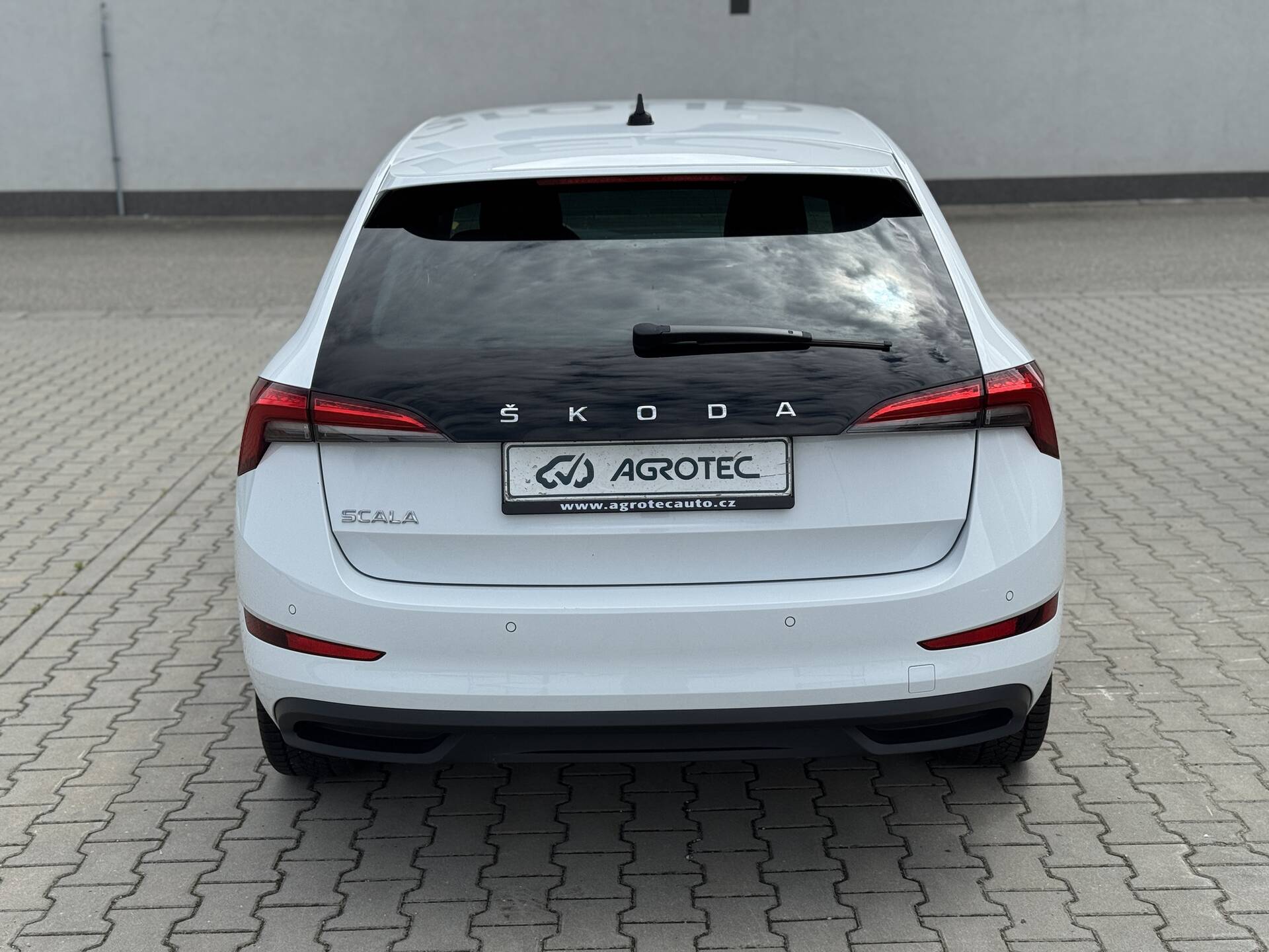 product-gallery-image