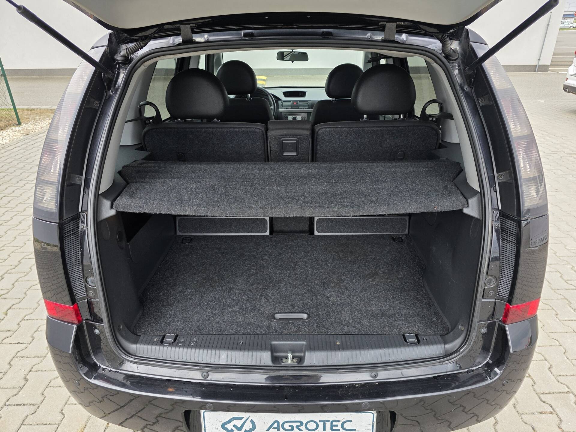 product-gallery-image