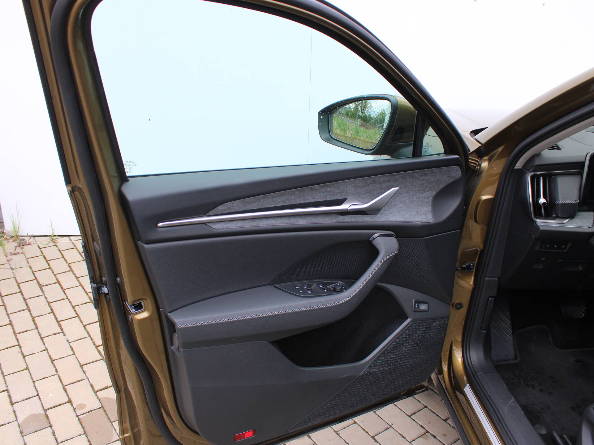 product-gallery-image
