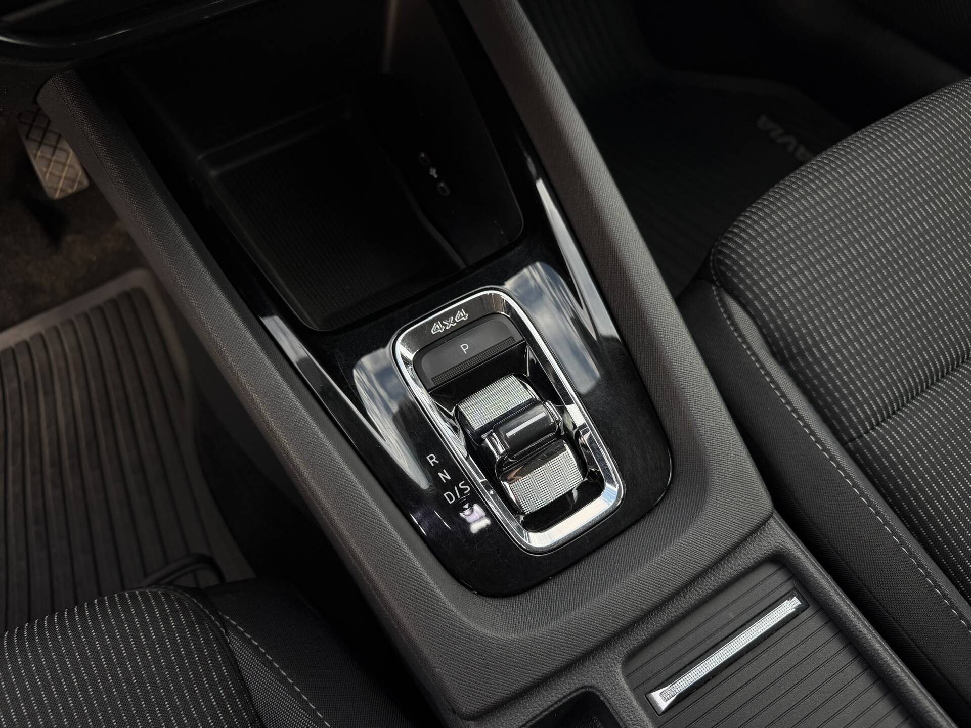 product-gallery-image